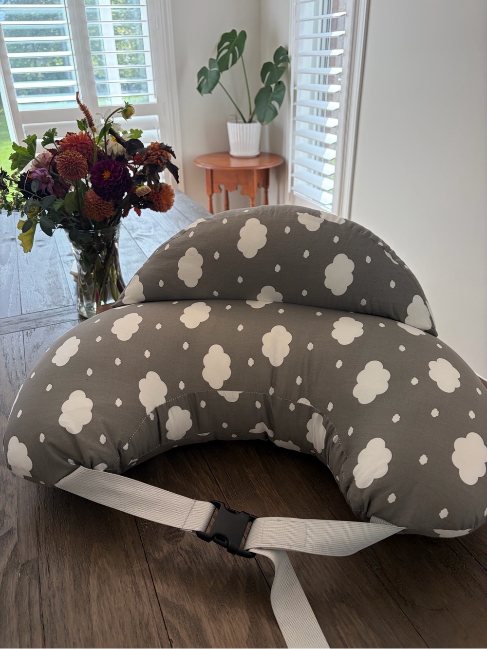 Baby Feeding Pillow - Cloud Print Gray